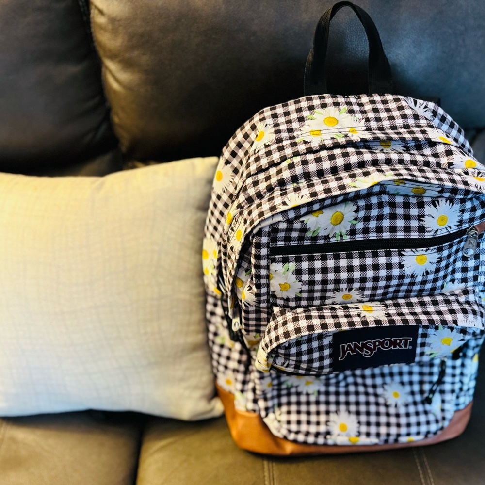 Jansport 17.5 Backpack “Daisy Mae” - Picture 13 of 13